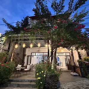 https://vang-anh-guesthouse.hotelsofhoian.com